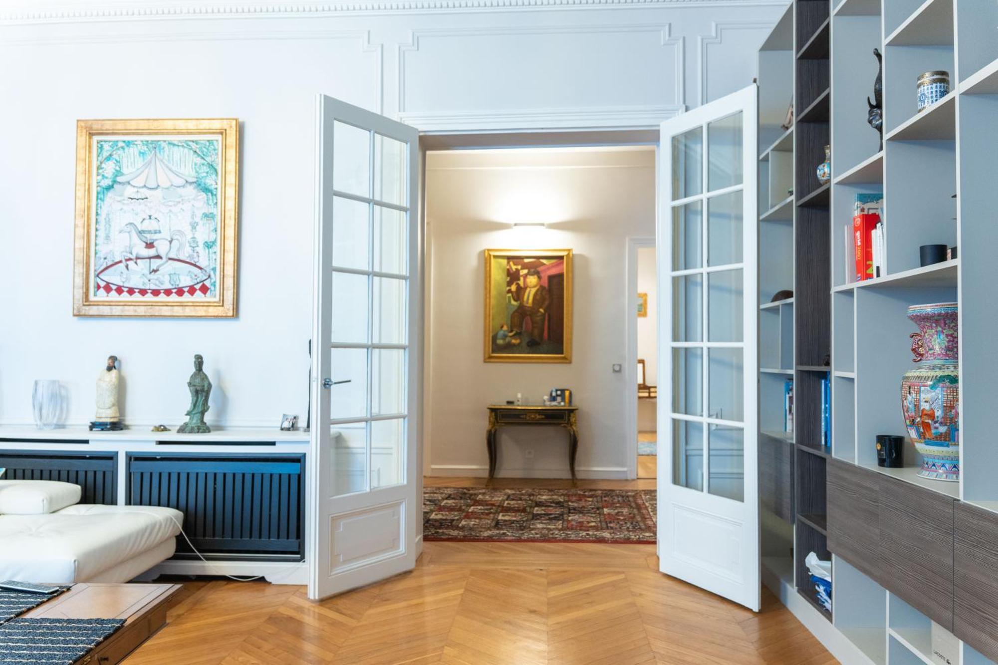 Spacieux De Luxe Apartment