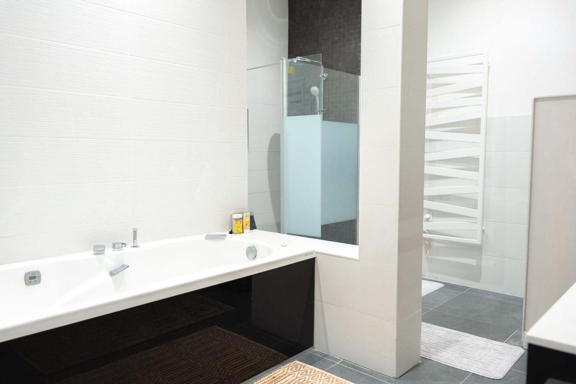 Apartment Spacieux De Luxe *