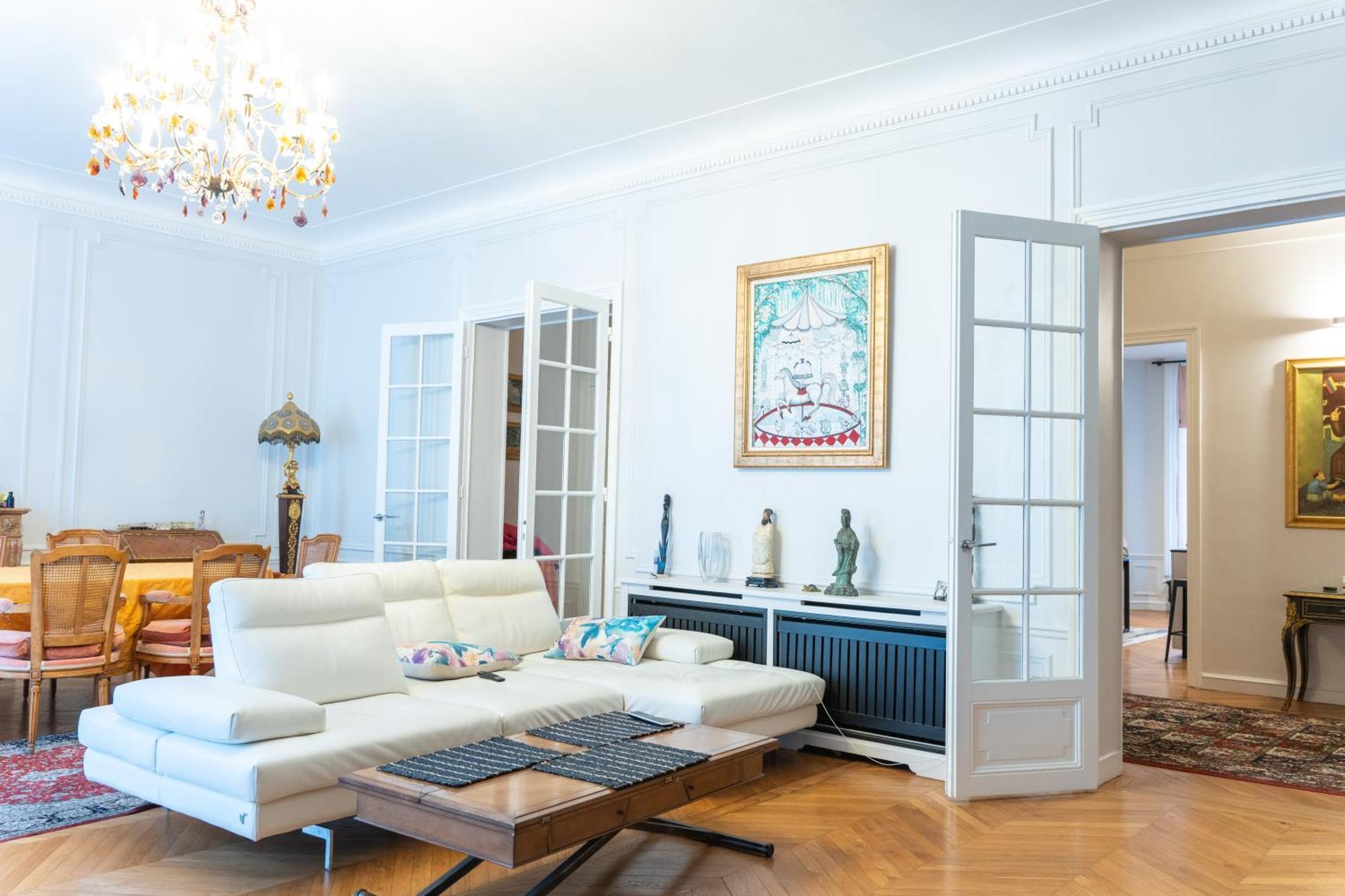 Spacieux De Luxe Apartment *